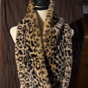 Leopard Print Faux Fur Scarf